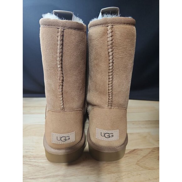 UGG classic short II Size 8 Tan - Picture 2 of 7